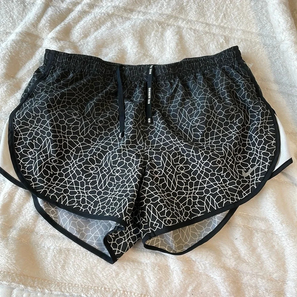 💰Nike Dri-Fit geometric print running shorts size small